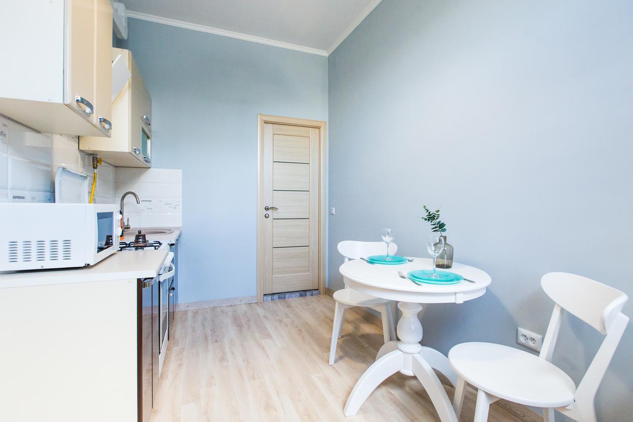 1 Bedroom Apartment Near Elizabeth'S The Cathedral Lviv Exterior foto